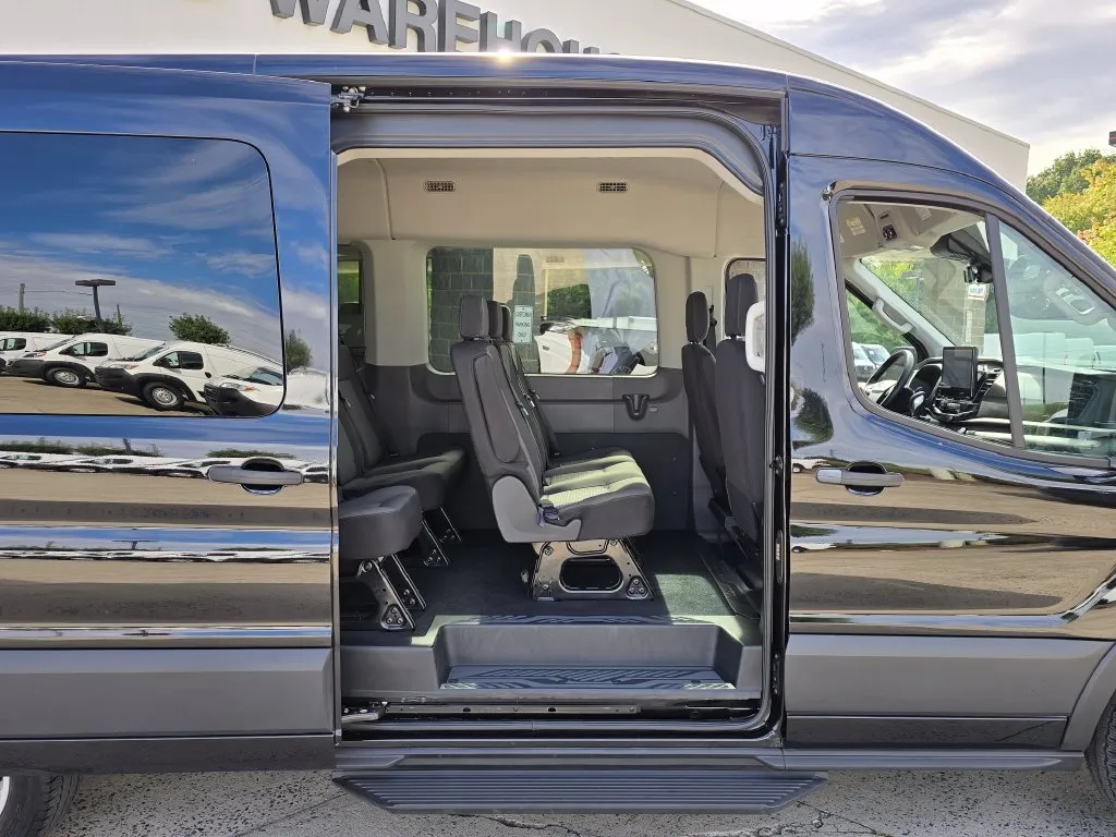 Ford Transit-350 photo 12