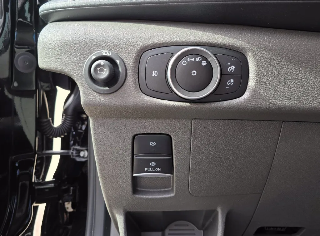 Ford Transit-350 photo 35