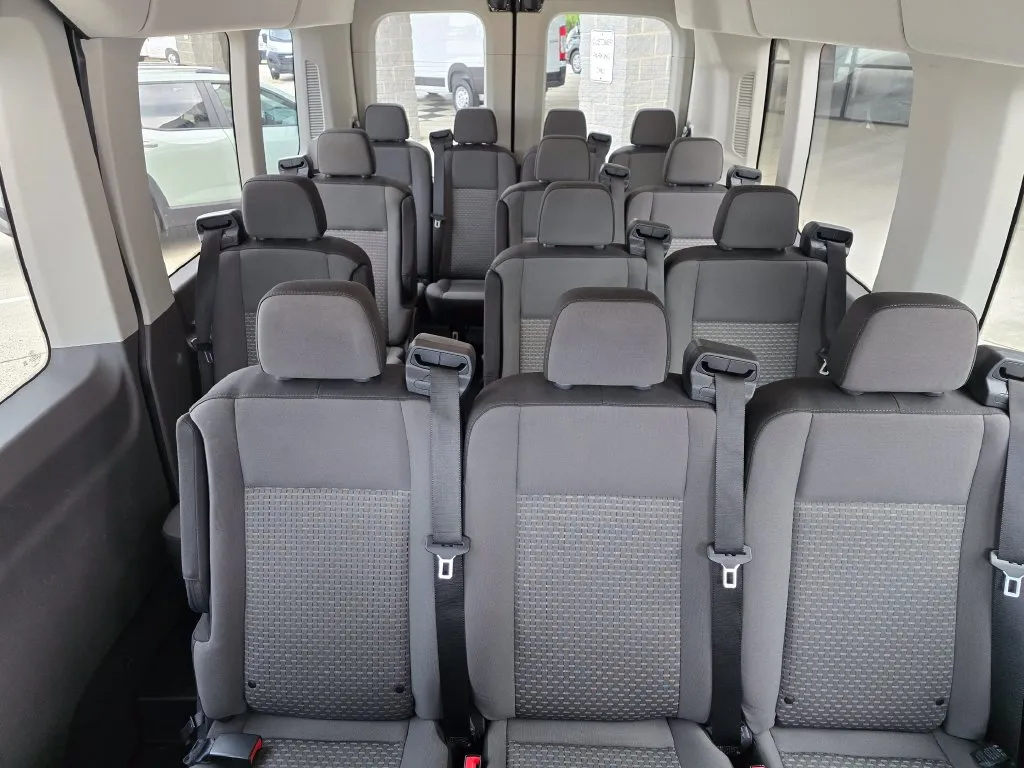 Ford Transit-350 photo 15
