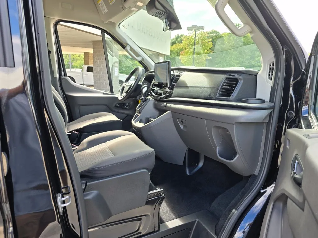 Ford Transit-350 photo 36