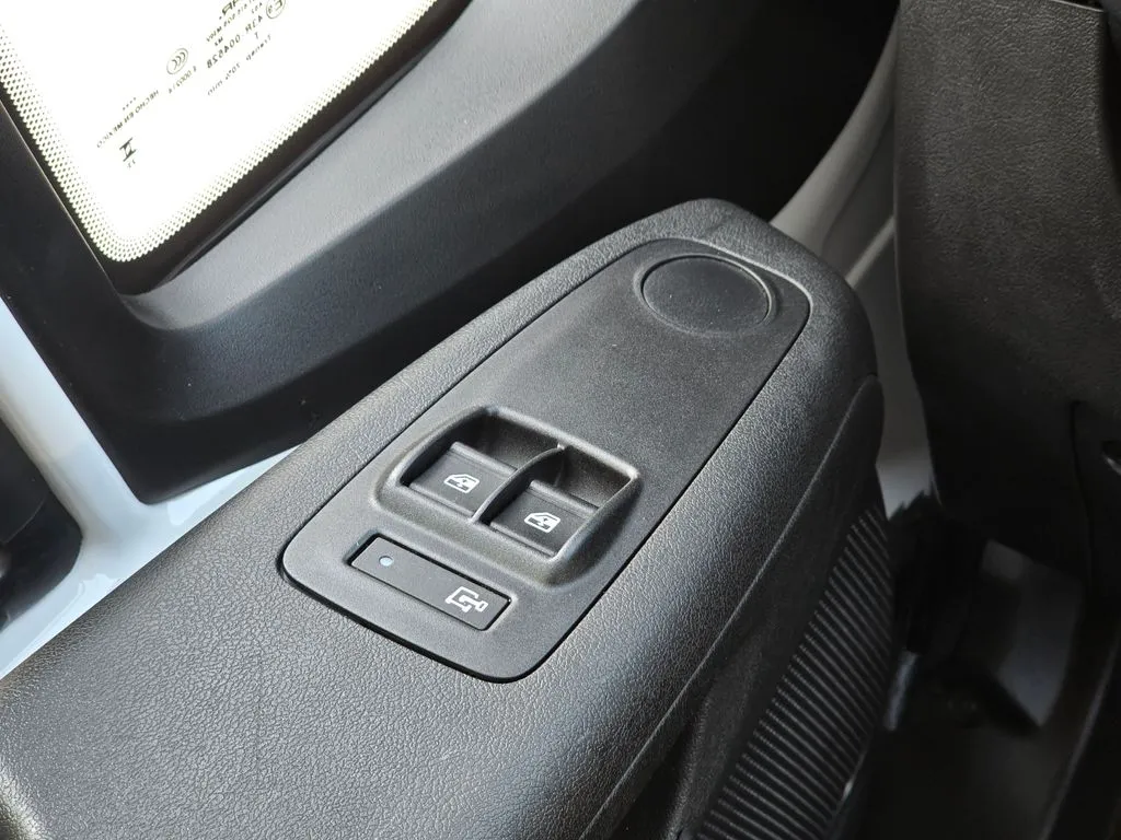 Ram ProMaster 2500 photo 36