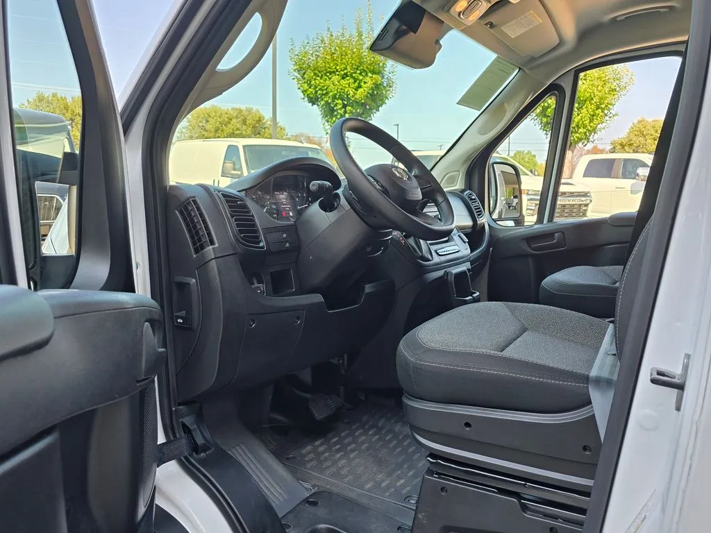 Ram ProMaster 2500 photo 33