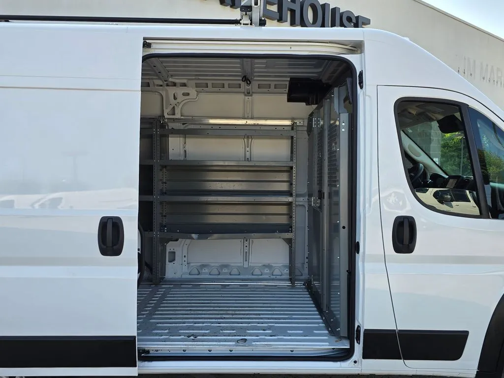 Ram ProMaster 2500 photo 18