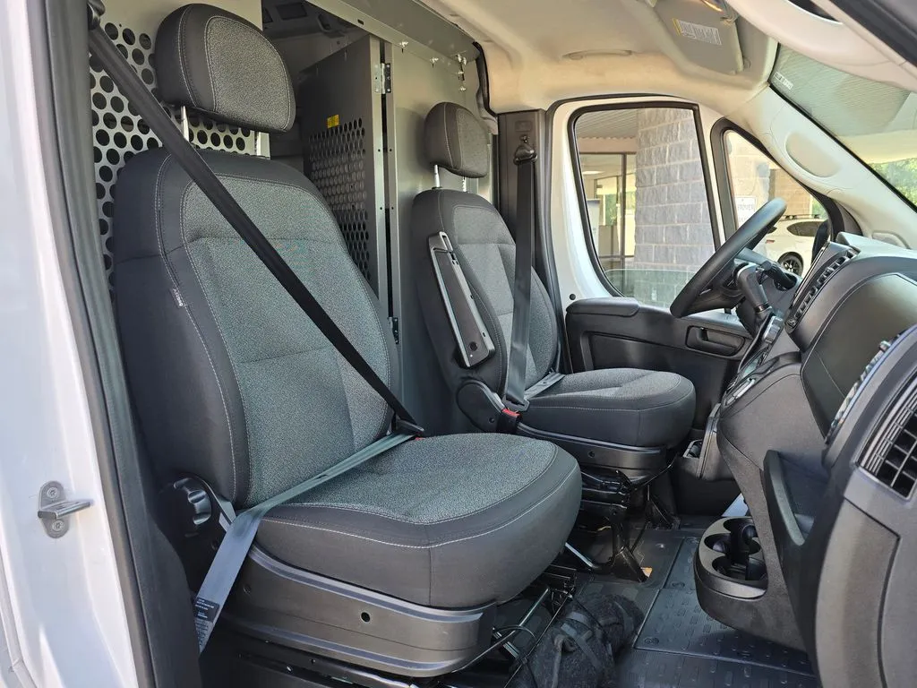 Ram ProMaster 2500 photo 38