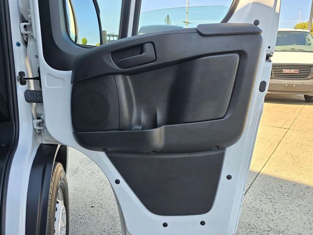 Ram ProMaster 2500 photo 39