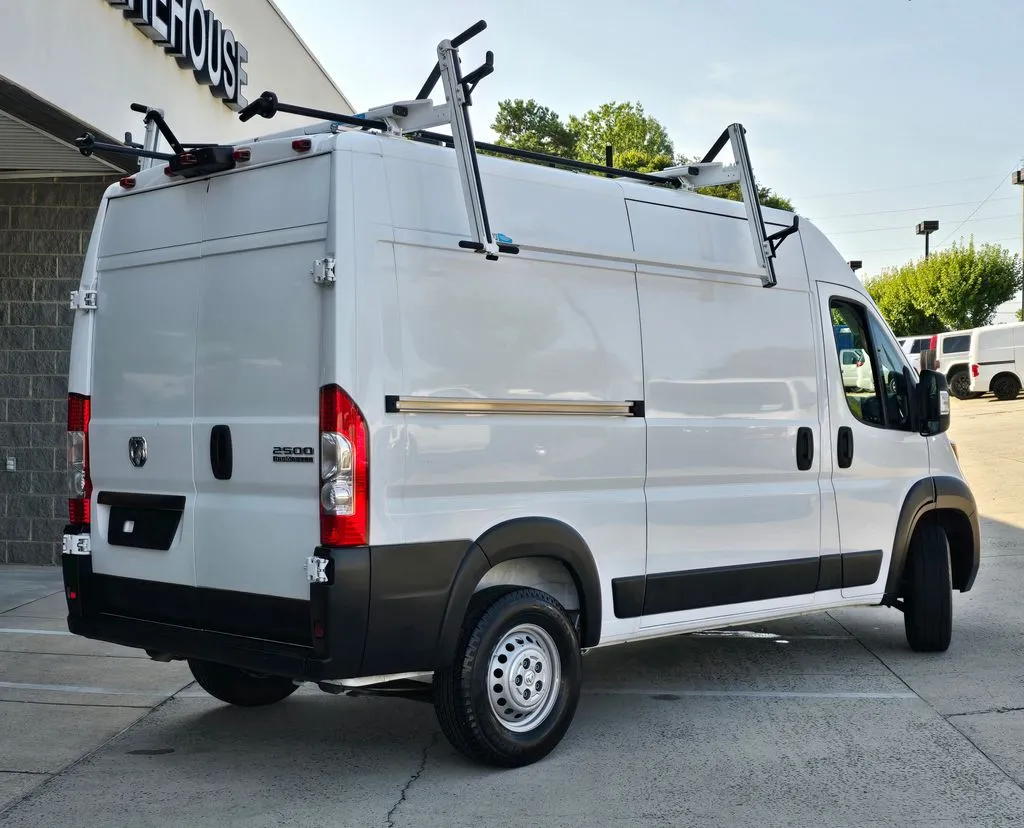 Ram ProMaster 2500 photo 11