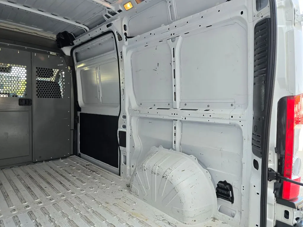 Ram ProMaster 2500 photo 17