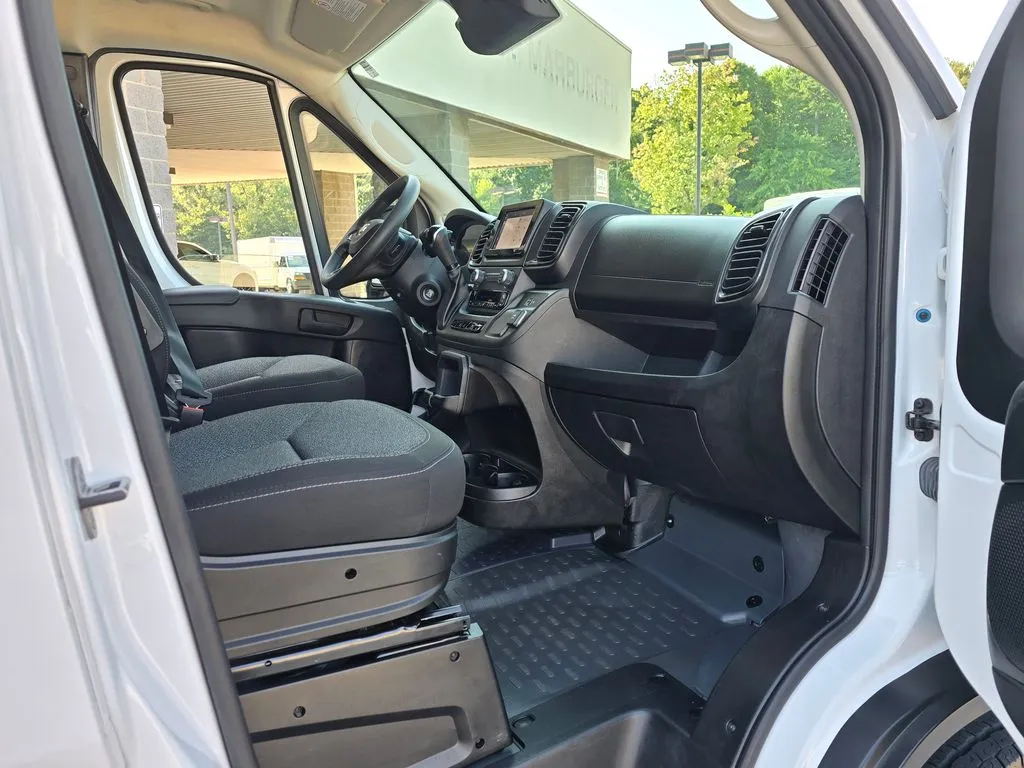 Ram ProMaster 2500 photo 37