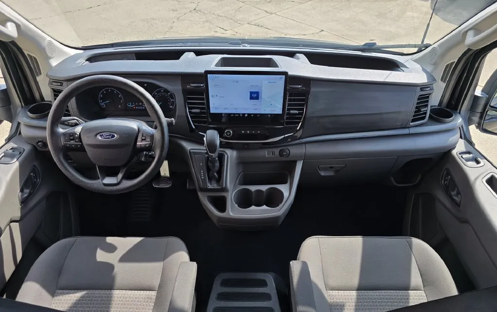 Ford Transit-350 photo 16