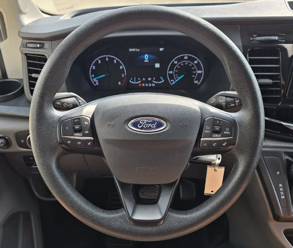 Ford Transit-350 photo 17