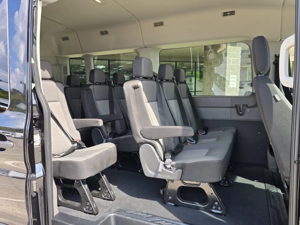 Ford Transit-350 photo 13