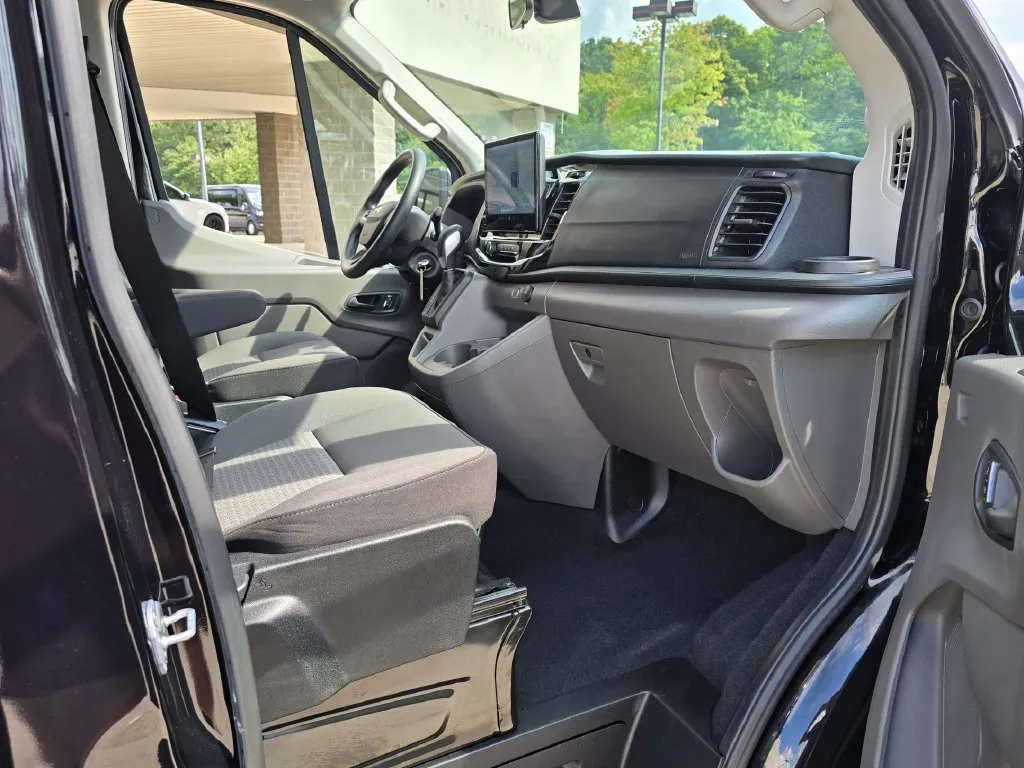 Ford Transit-350 photo 33