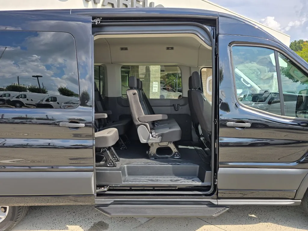 Ford Transit-350 photo 12