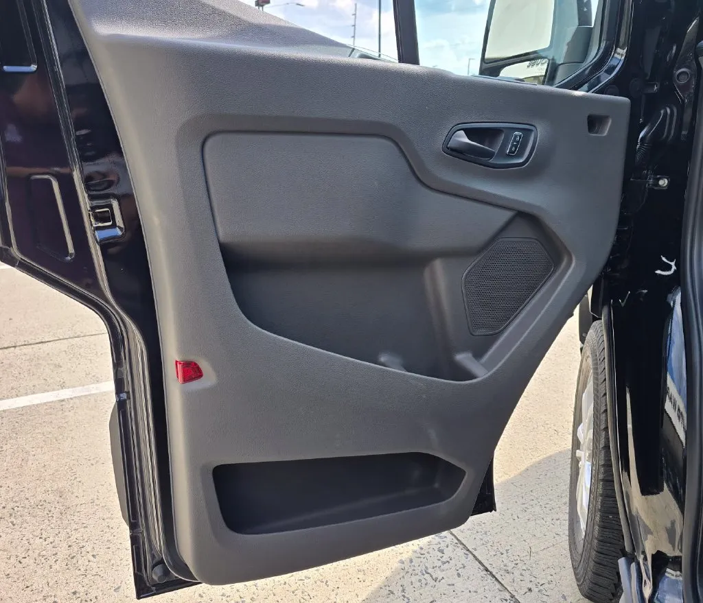 Ford Transit-350 photo 30