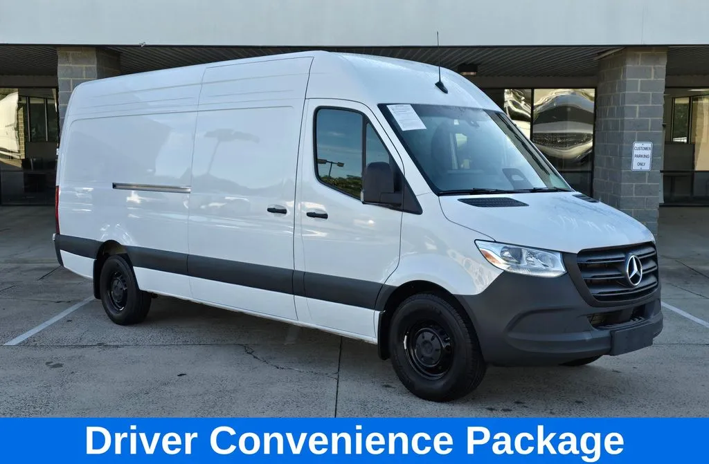 Mercedes-Benz Sprinter photo 2