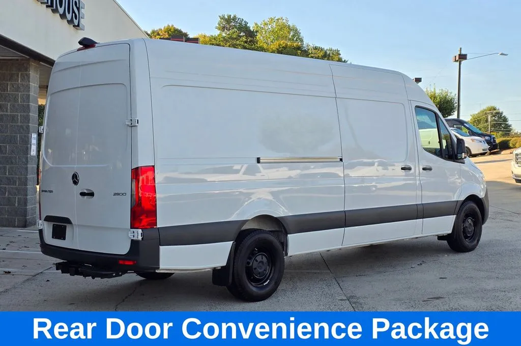 Mercedes-Benz Sprinter photo 5