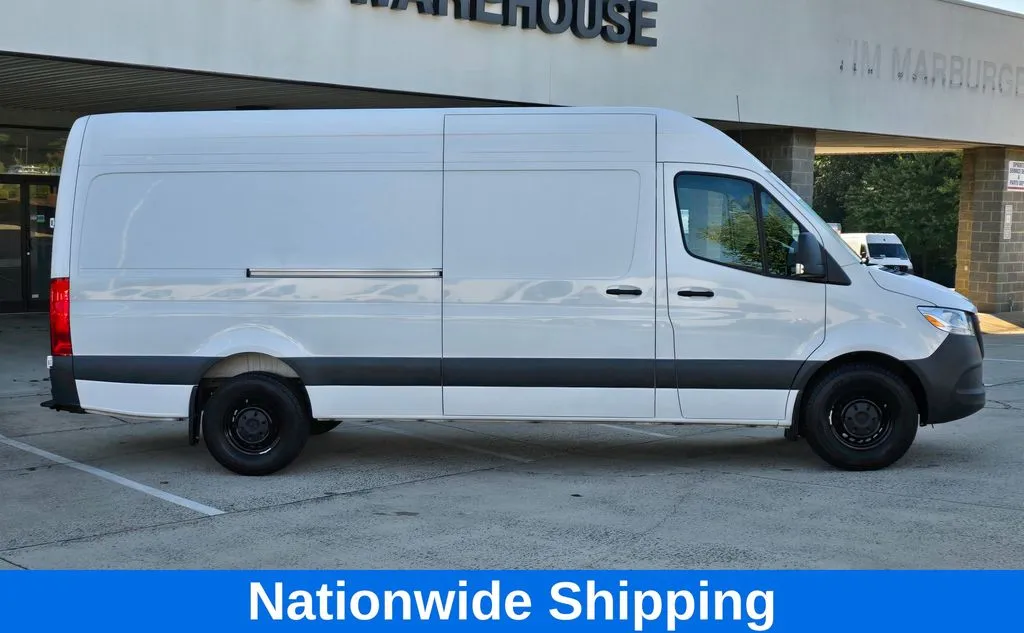 Mercedes-Benz Sprinter photo 3