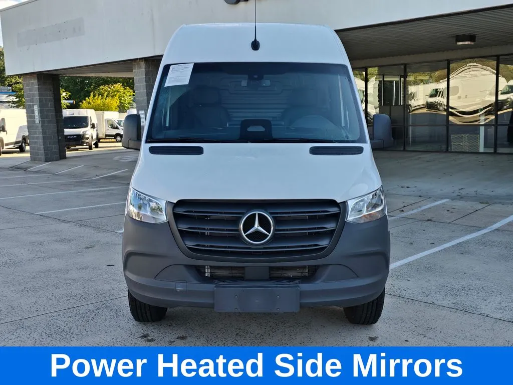 Mercedes-Benz Sprinter photo 10