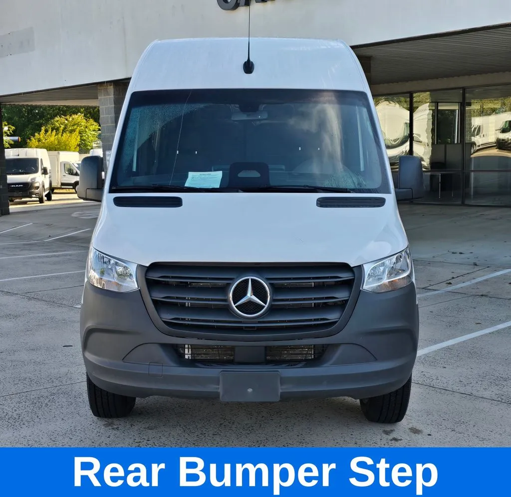 Mercedes-Benz Sprinter photo 10