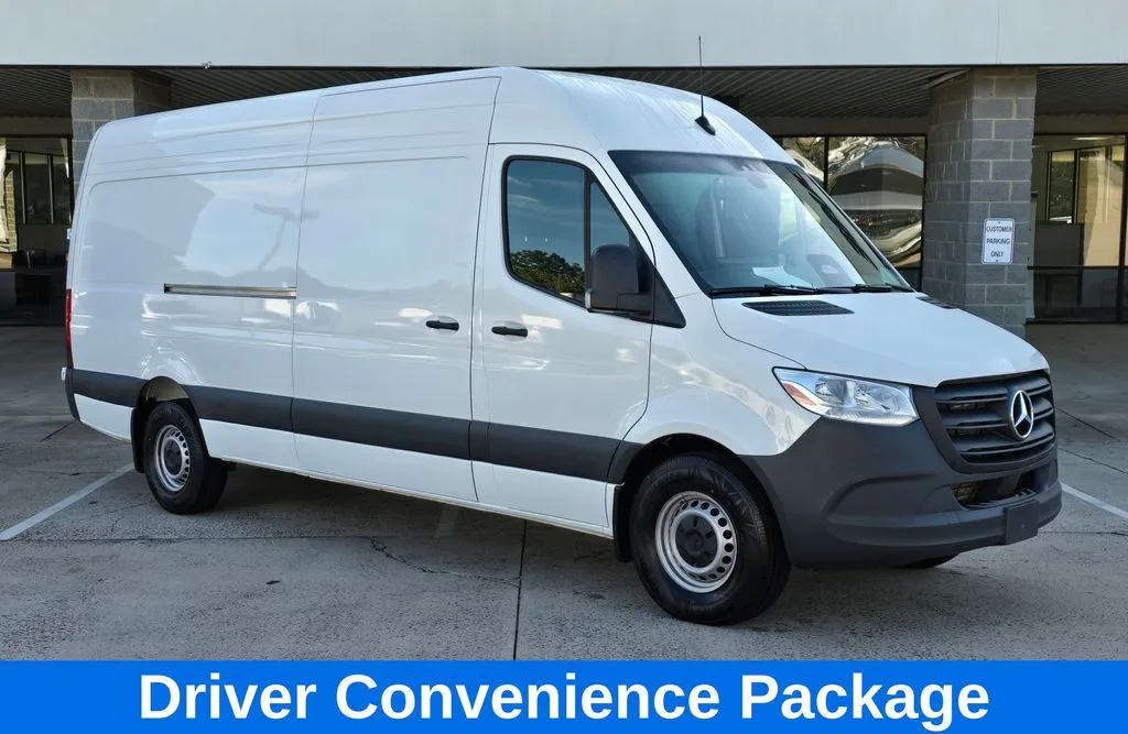 Mercedes-Benz Sprinter photo 2