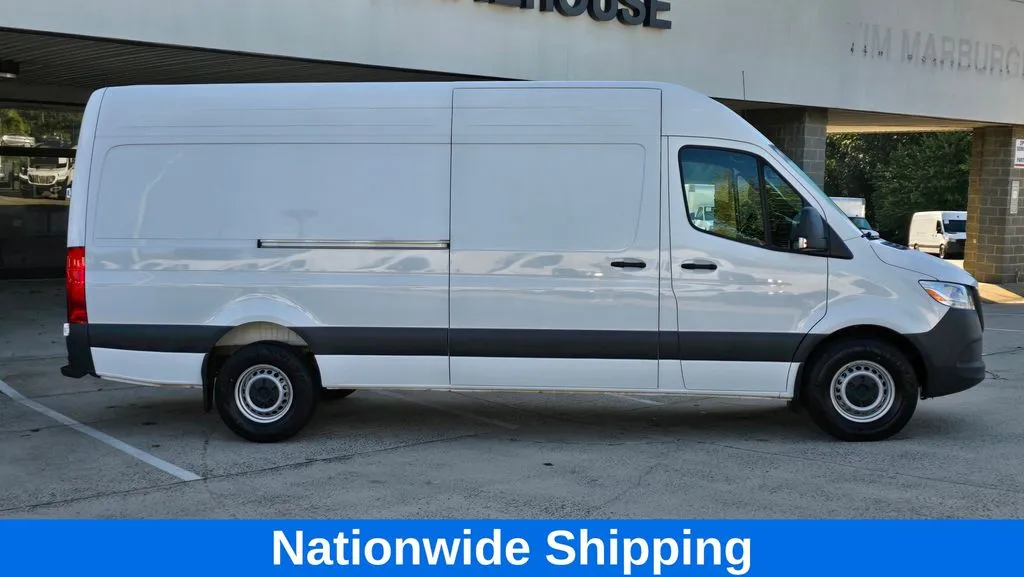 Mercedes-Benz Sprinter photo 3