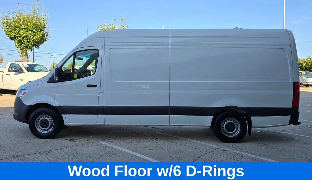 Mercedes-Benz Sprinter photo 8