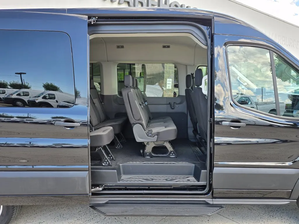 Ford Transit-350 photo 12