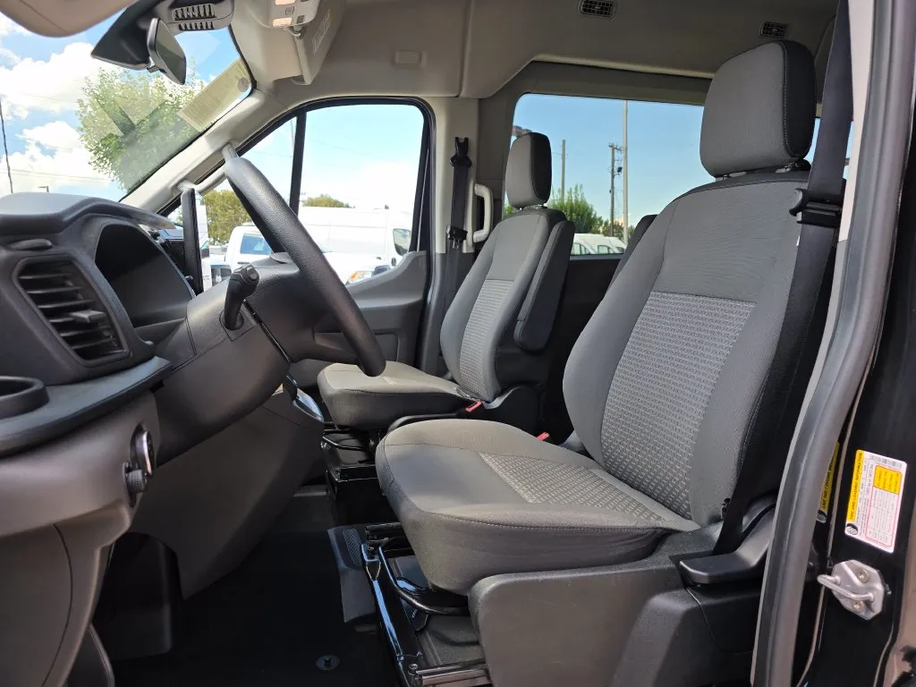 Ford Transit-350 photo 30