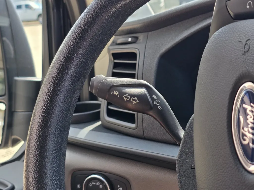 Ford Transit-350 photo 17