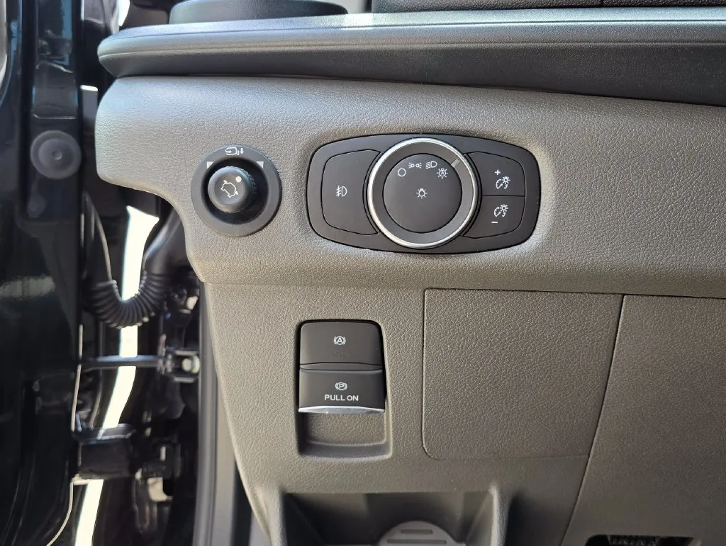 Ford Transit-350 photo 34