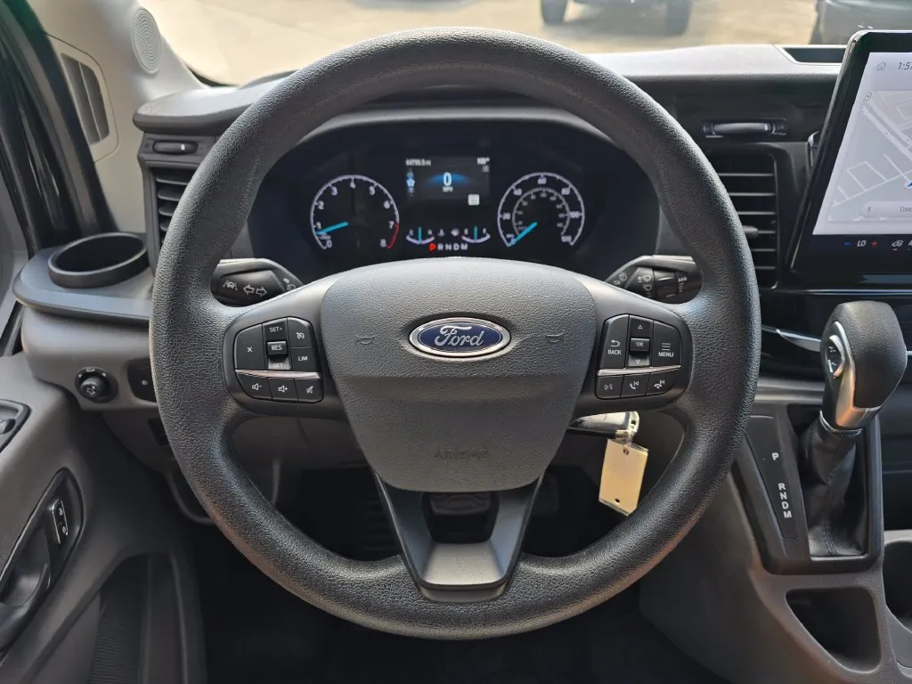Ford Transit-350 photo 16