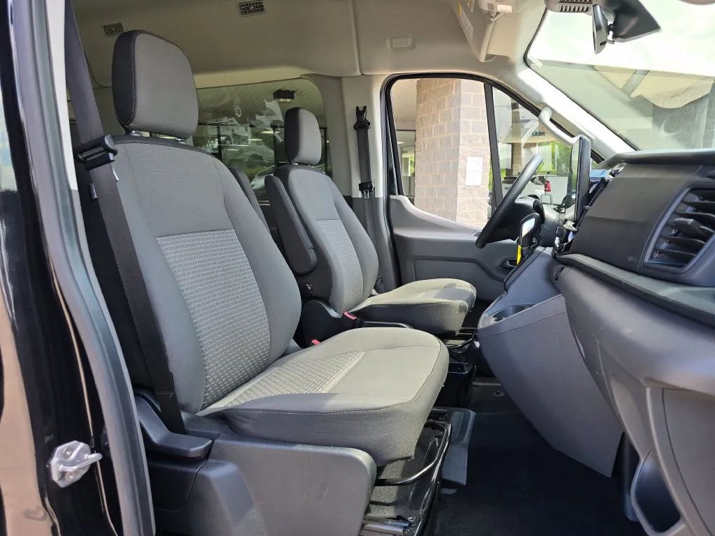 Ford Transit-350 photo 36