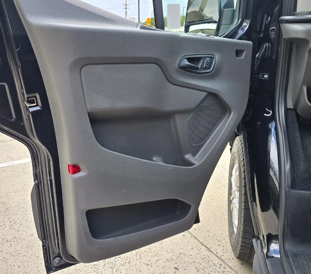 Ford Transit-350 photo 30
