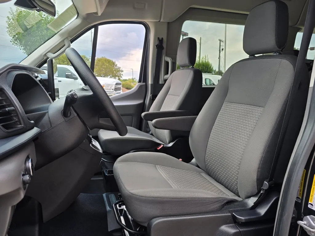 Ford Transit-350 photo 29