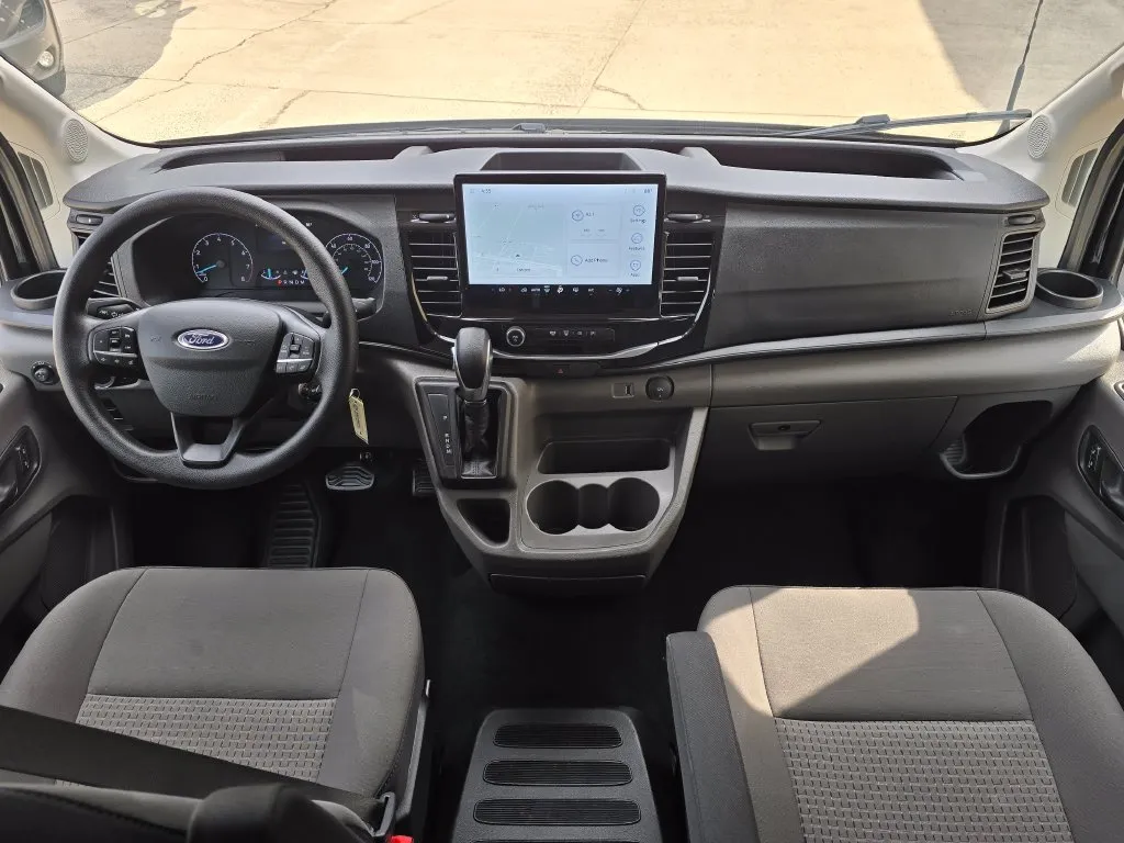 Ford Transit-350 photo 16