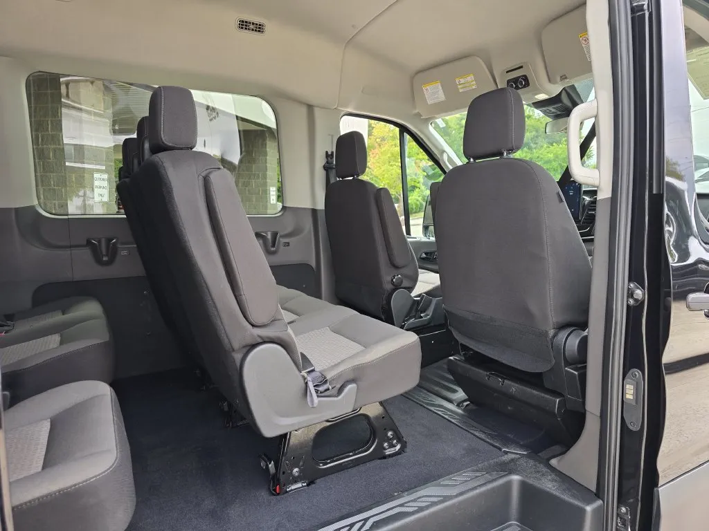 Ford Transit-350 photo 14