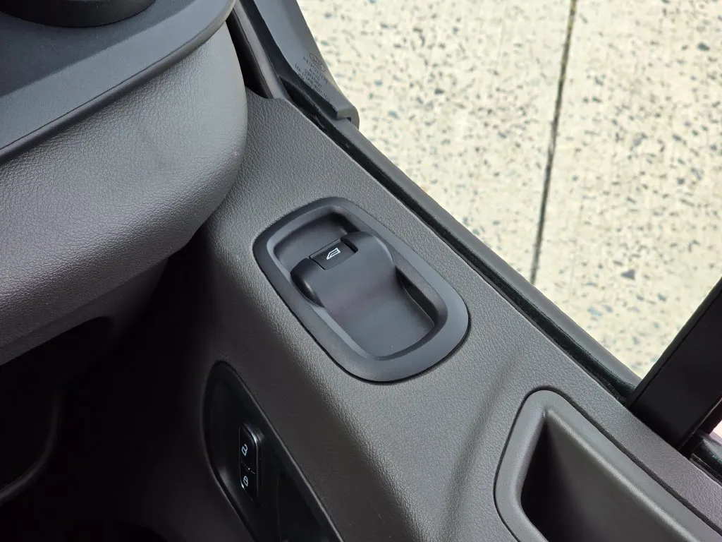 Ford Transit-350 photo 39