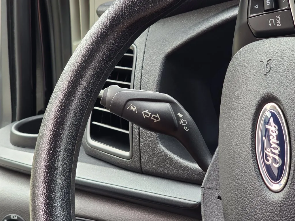 Ford Transit-350 photo 18