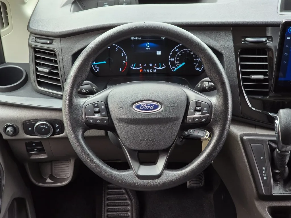 Ford Transit-350 photo 17