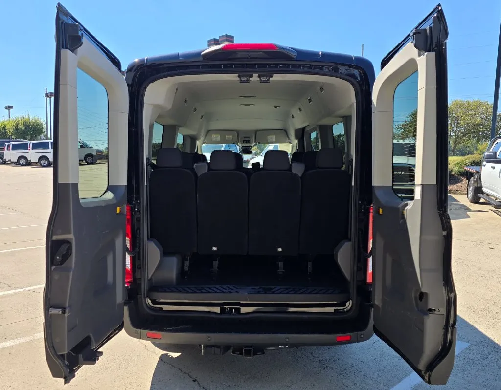 Ford Transit-350 photo 15
