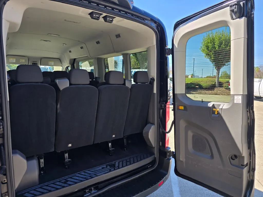 Ford Transit-350 photo 16