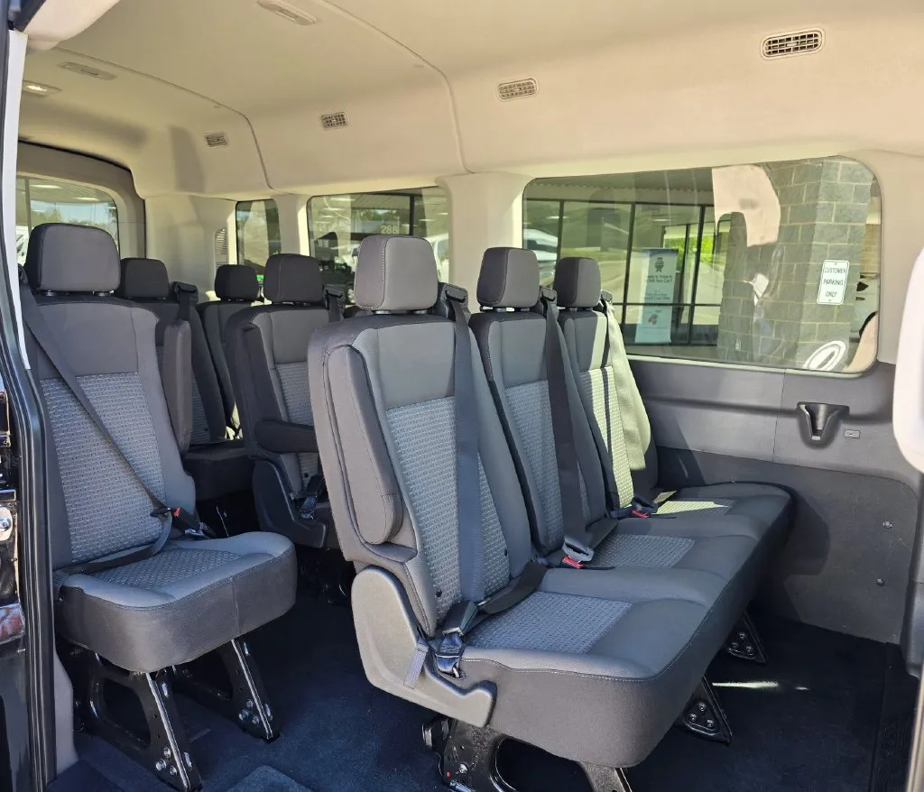 Ford Transit-350 photo 19