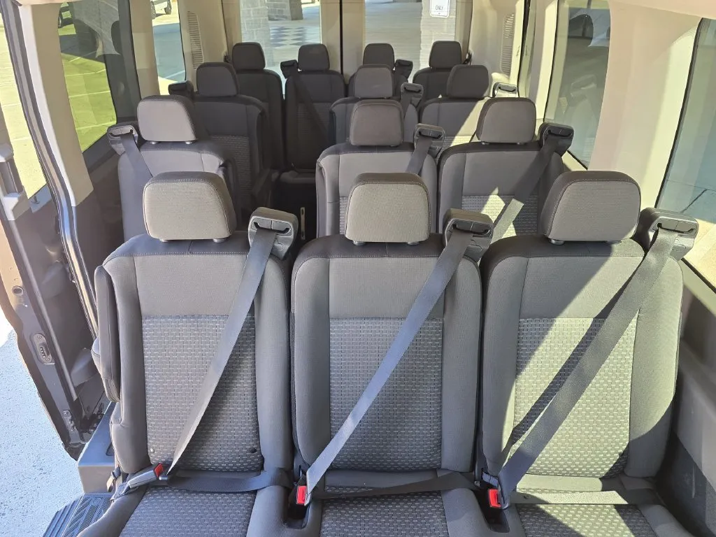 Ford Transit-350 photo 20