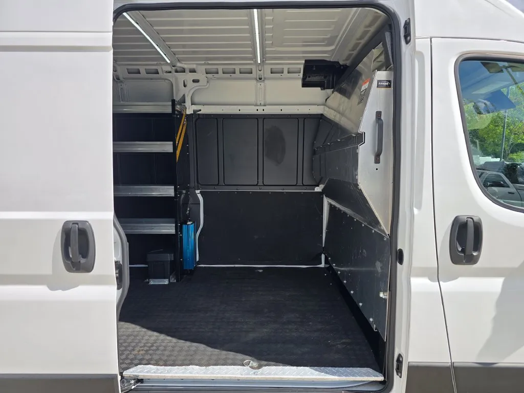 Ram ProMaster 2500 photo 17