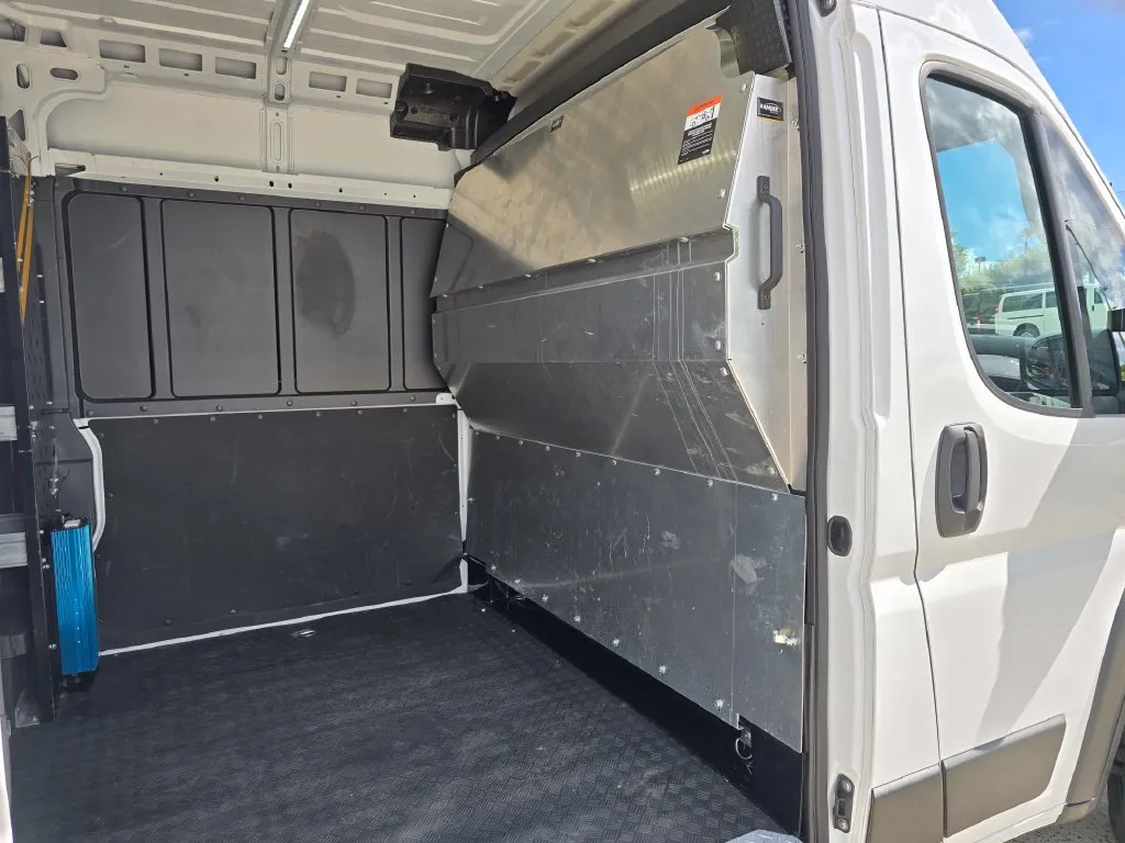 Ram ProMaster 2500 photo 19