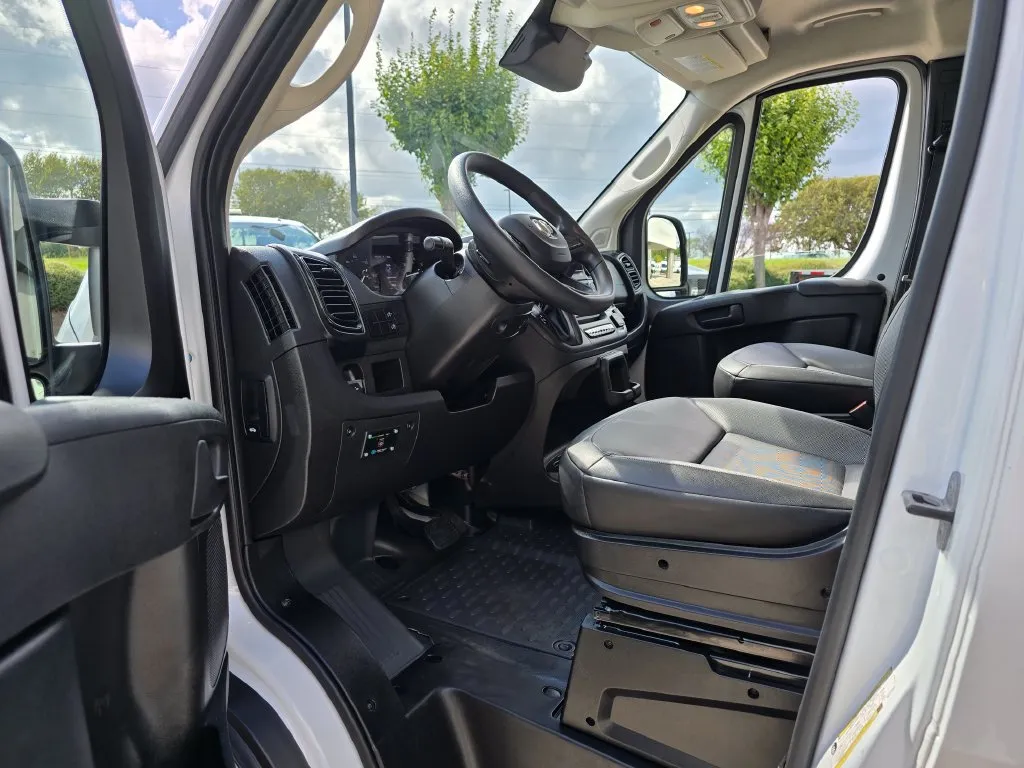 Ram ProMaster 2500 photo 25