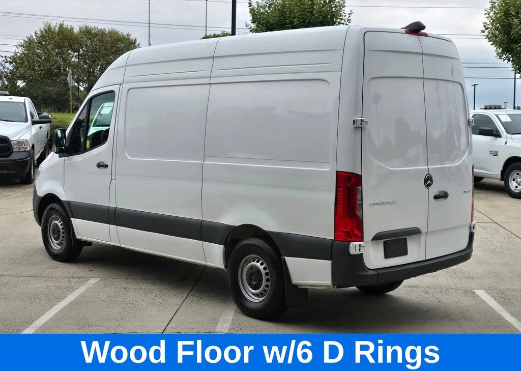 Mercedes-Benz Sprinter photo 7