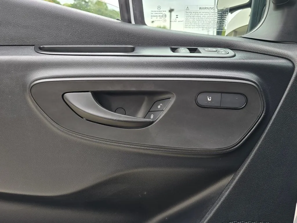 Mercedes-Benz Sprinter photo 31