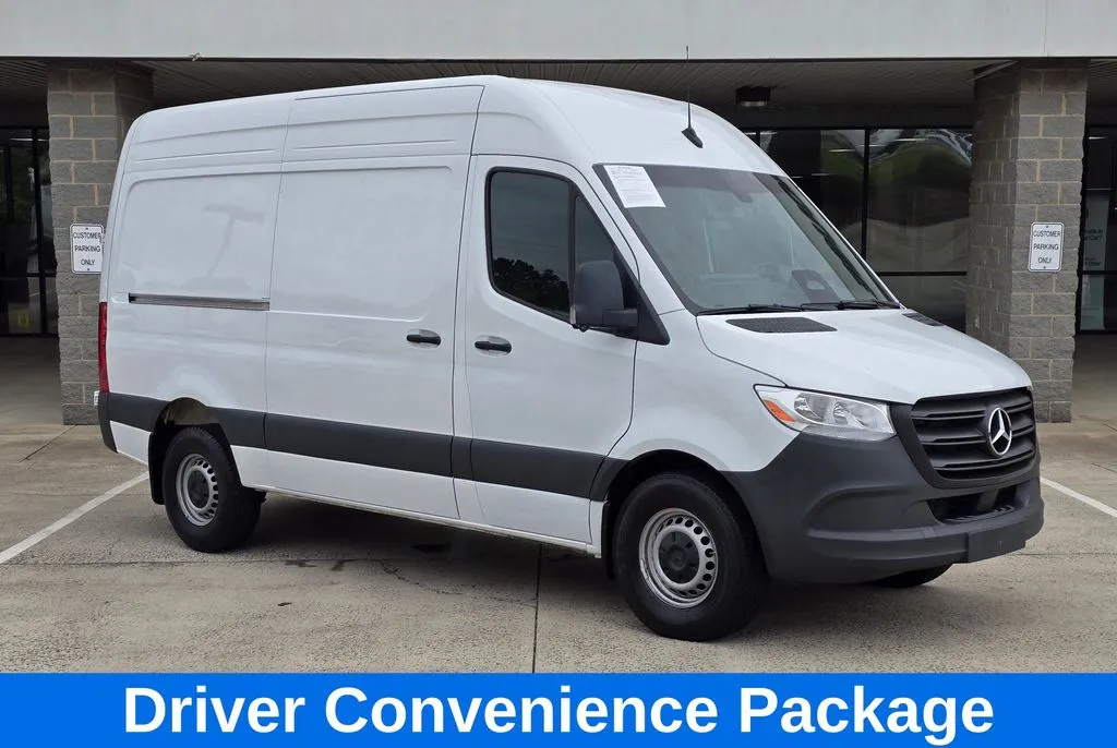 Mercedes-Benz Sprinter photo 2