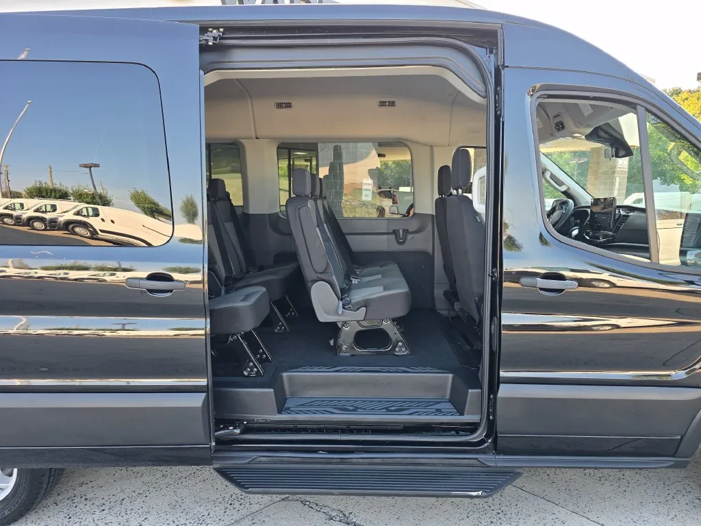Ford Transit-350 photo 12